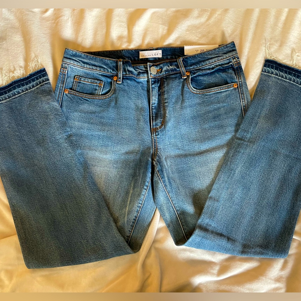 NWT. LOFT. Modern Straight denim.  28/6.